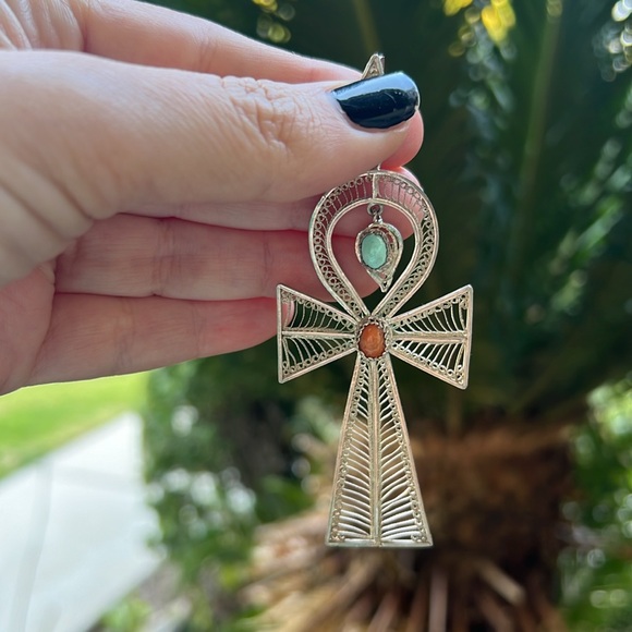 Vintage Filigree Ankeh Key Pendant - Picture 4 of 17